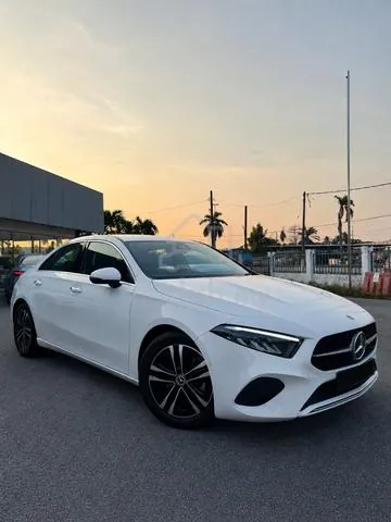 Mercedes-Benz A200