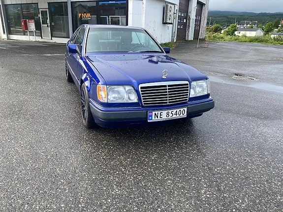 Mercedes-Benz E230 1990 photo 2