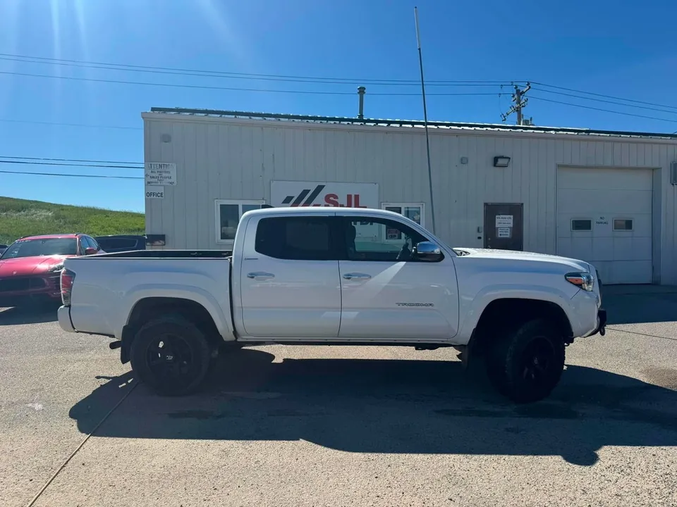 Toyota Tacoma 2018 photo 2