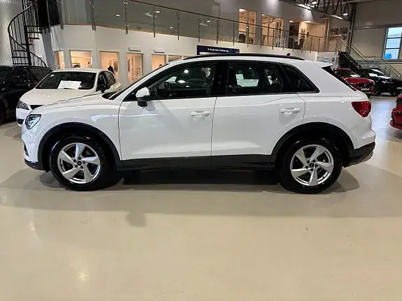 Audi Q3 2024 photo 2