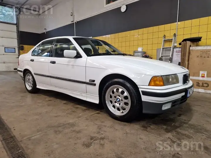 BMW E36 1996 photo 4