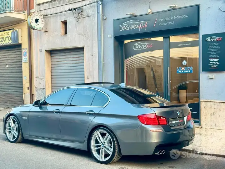 BMW 5 Series 2011 photo 2