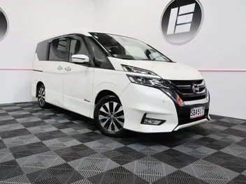 Nissan Serena 2016 photo 2