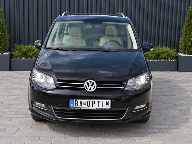 Volkswagen Sharan 2012 photo 2