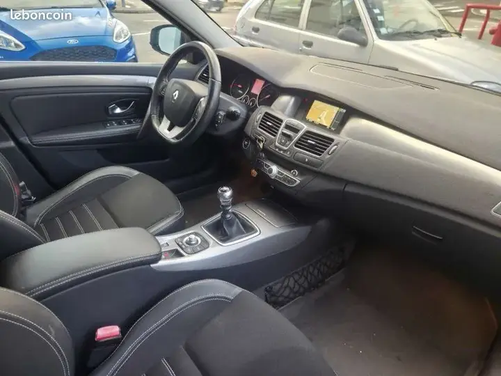 Renault Laguna 2013 photo 5