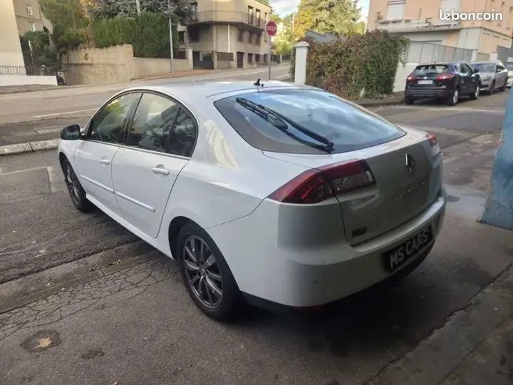 Renault Laguna 2013 photo 4