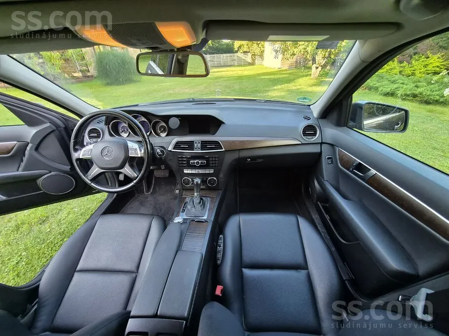 Mercedes-Benz C350 2013 photo 5
