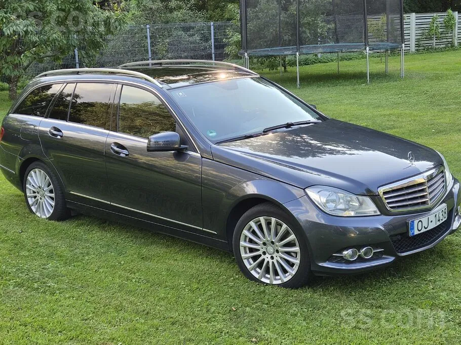 Mercedes-Benz C350 2013 photo 2