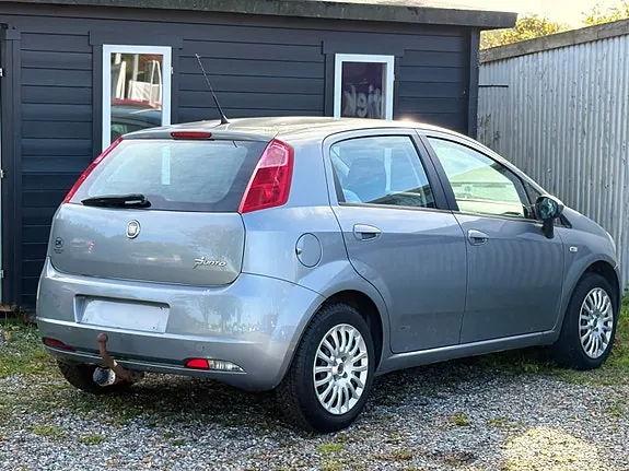 Fiat Grande Punto 2009 photo 3