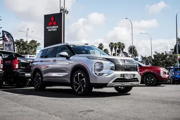 Mitsubishi Outlander 2024 photo 4