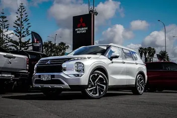 Mitsubishi Outlander 2024 photo 2
