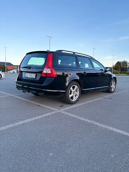 Volvo V70 2012 photo 3