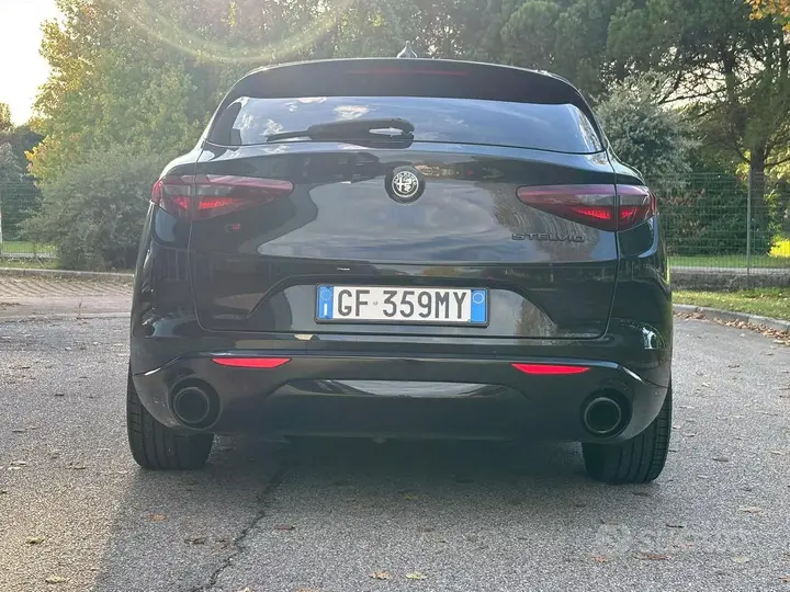 Alfa Romeo Stelvio 2017 photo 2