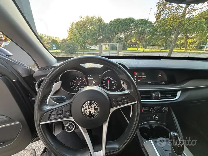 Alfa Romeo Stelvio 2017 photo 5