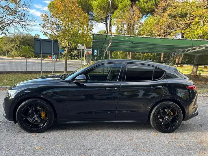 Alfa Romeo Stelvio 2017 photo 3