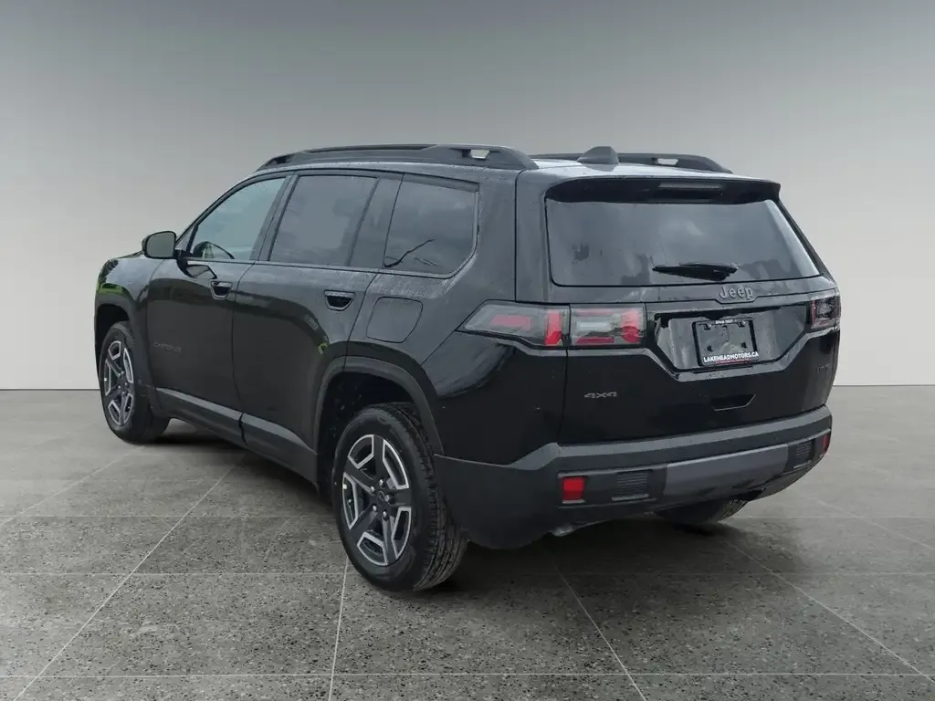 Jeep Cherokee 2026 photo 4