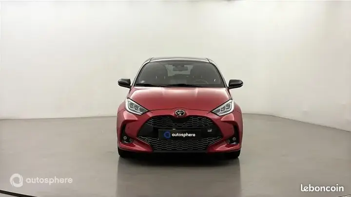 Toyota Yaris 2022 photo 2