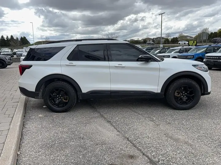 Ford Explorer 2026 photo 4
