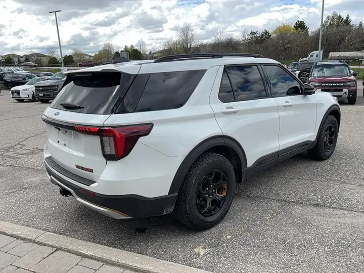 Ford Explorer 2026 photo 5