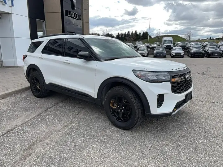 Ford Explorer 2026 photo 3