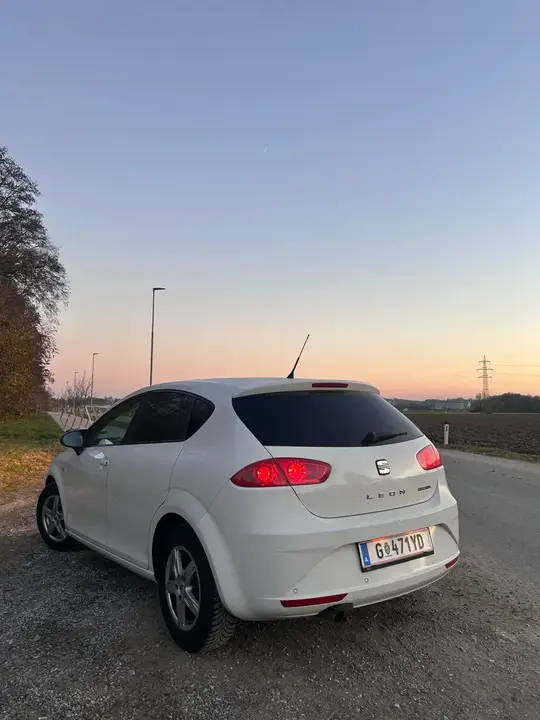Seat Leon 2009 photo 2