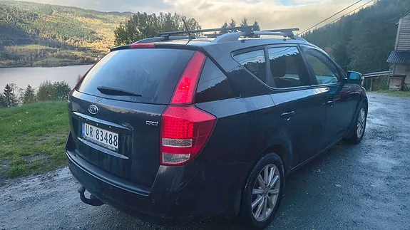 Kia Ceed 2010 photo 3