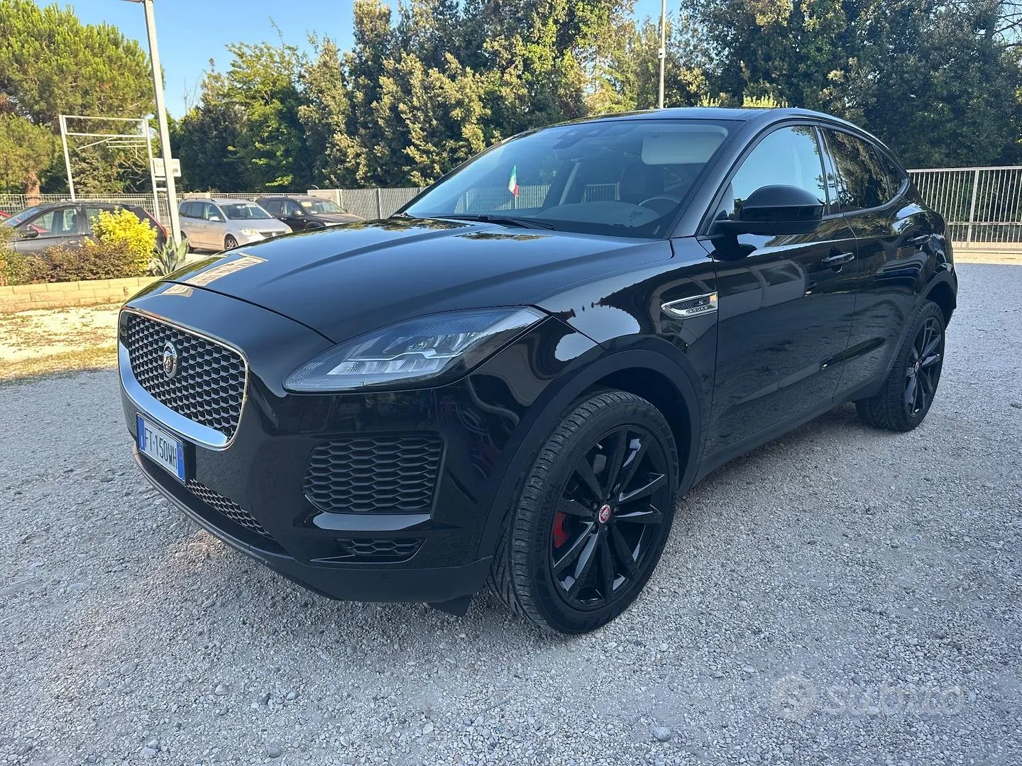 Jaguar E-Pace 2019 photo 2