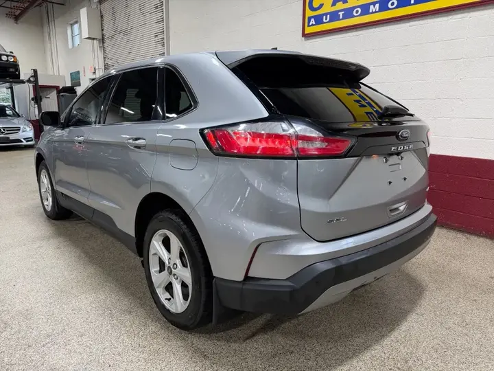 Ford Edge 2023 photo 3