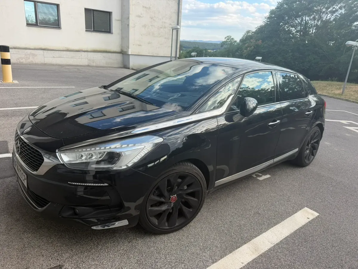 DS Automobiles Ds 5