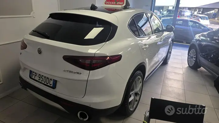 Alfa Romeo Stelvio 2018 photo 2