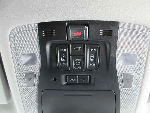 Toyota Vellfire 2019 photo 5