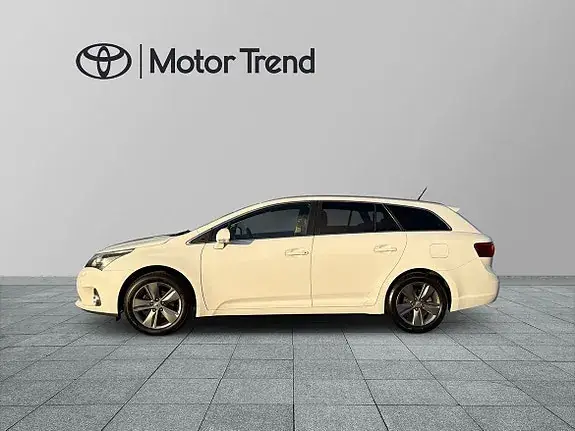 Toyota Avensis 2015 photo 3