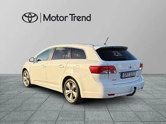 Toyota Avensis 2015 photo 2