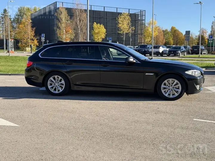 BMW 530D 2011 photo 4