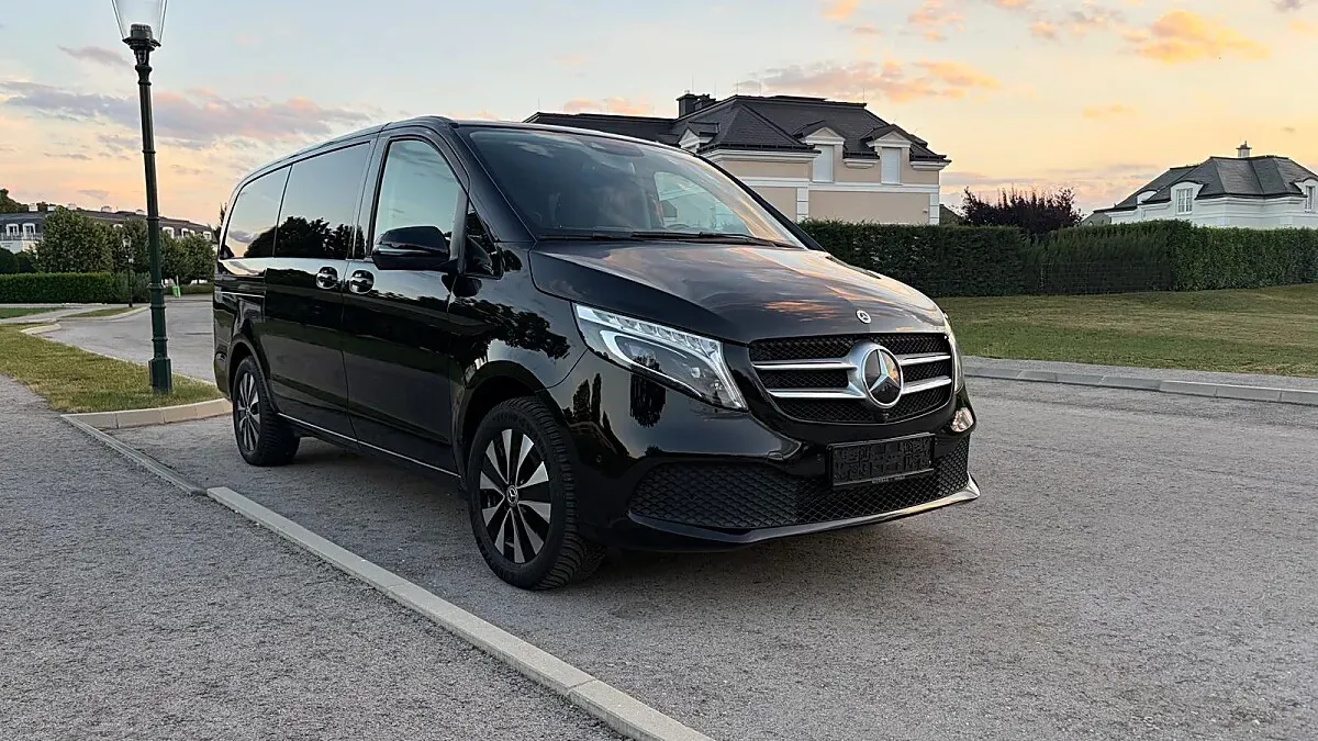 Mercedes-Benz V-Class 2020 photo 2