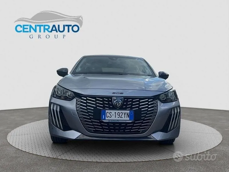 Peugeot 208 2024 photo 3