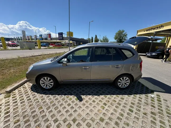 Kia Carens 2011 photo 2