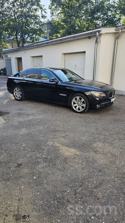 BMW 730