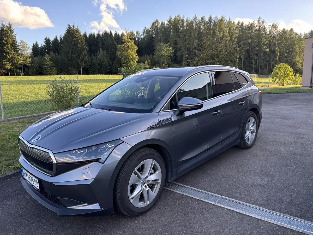 Skoda Enyaq 2023 photo 2