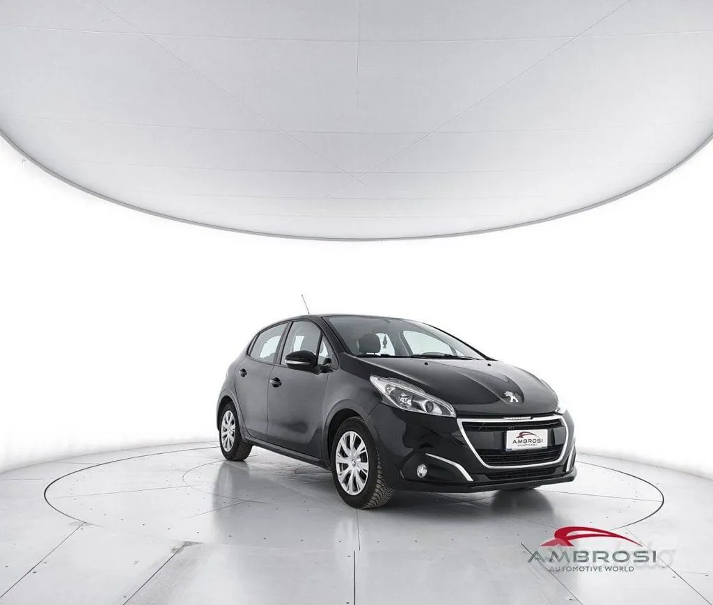 Peugeot 208 2018 photo 2