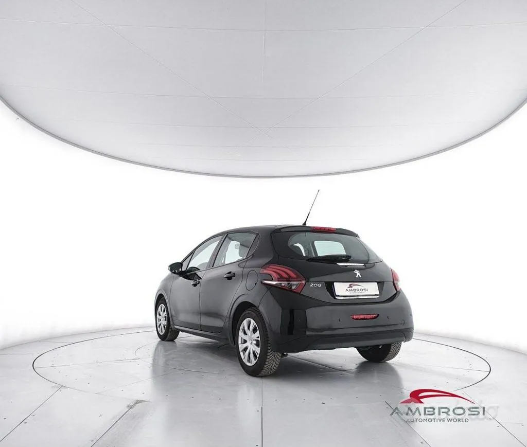 Peugeot 208 2018 photo 4