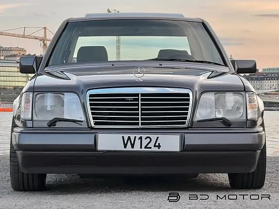 Mercedes-Benz E200 1995 photo 4