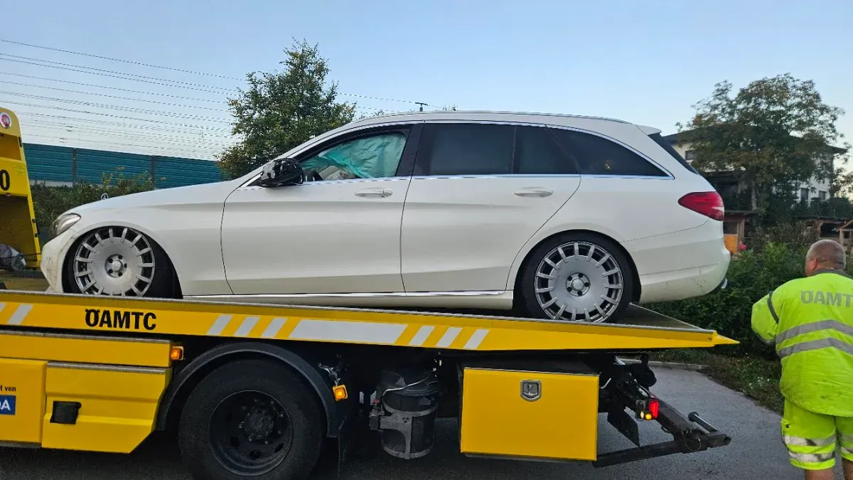 Mercedes-Benz C-Class 2016 photo 2