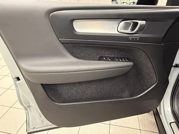 Volvo Xc40 2025 photo 5