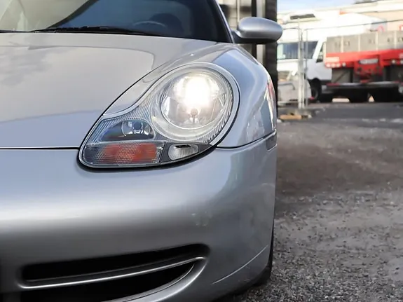 Porsche 911 Carrera 4 1999 photo 2