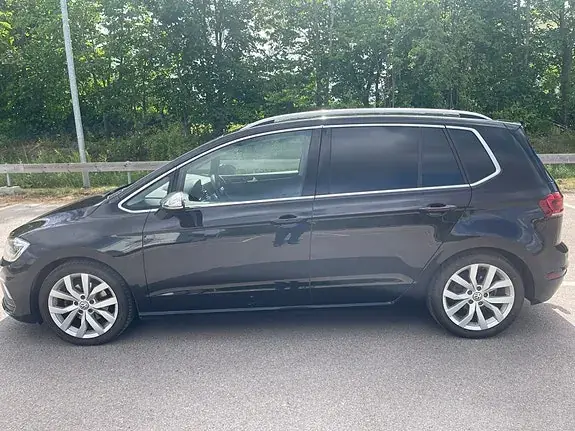 Volkswagen Golf Sportsvan 2018 photo 2