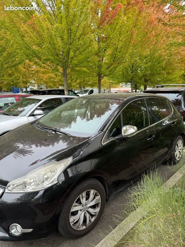 Peugeot 208 2013 photo 2