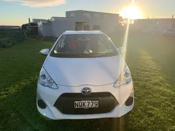 Toyota Aqua 2016 photo 4