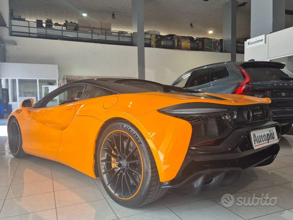 Mclaren Artura 2024 photo 2