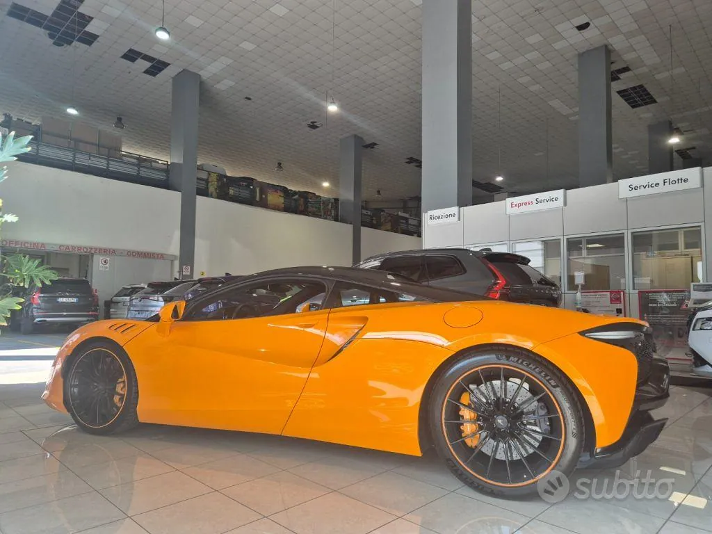 Mclaren Artura 2024 photo 4